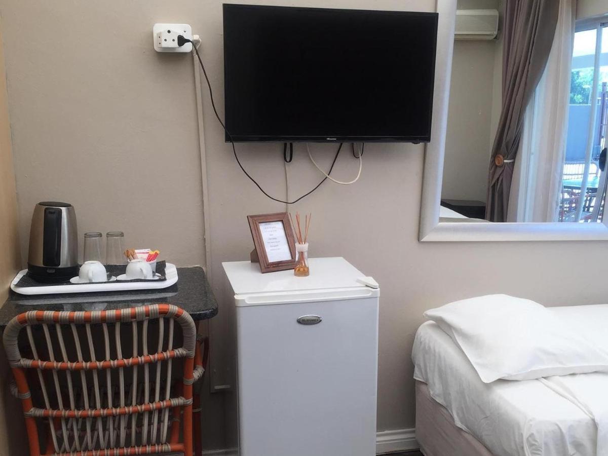 Toro Guest House Rustenburg Dış mekan fotoğraf